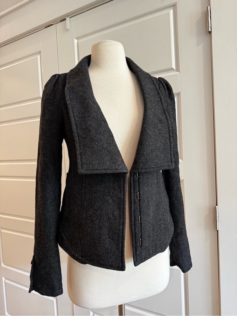 Free people wool blend herringbone jacket size 4 | Victorian hook closure blazer